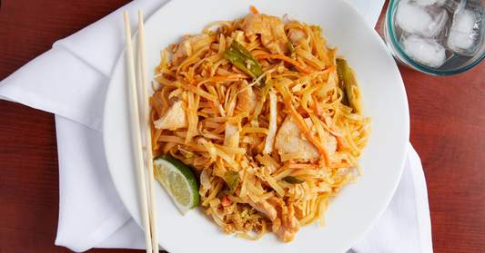 Chicken Pad Thai  (Family Size) with free side of Egg rice